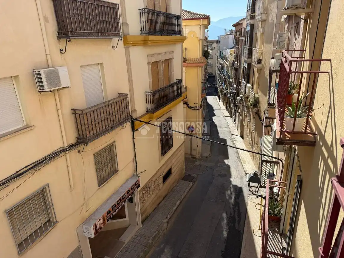 Vista exterior de Pis en venda en Jaén amb Balcó