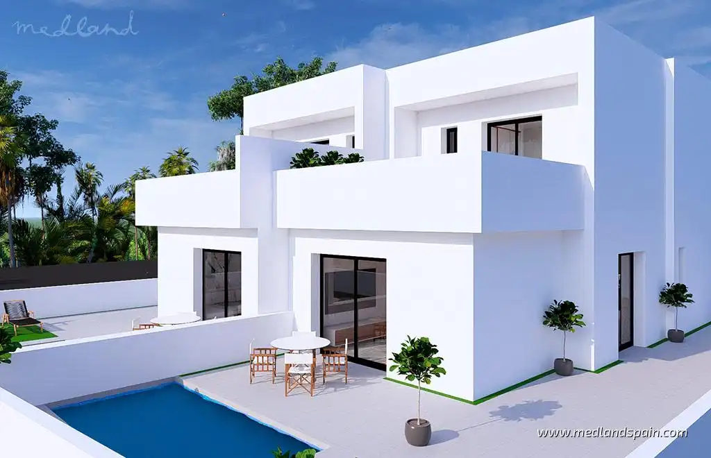 Chalet con piscina en venta en Daya Nueva