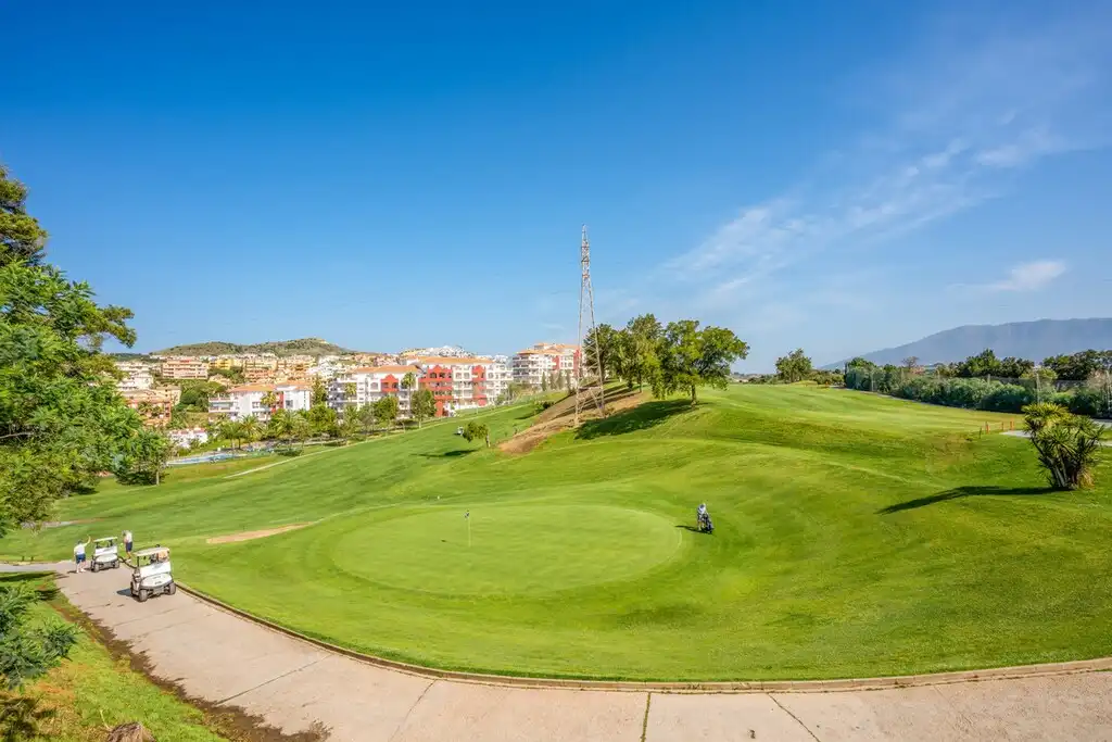 Apartamento con piscina en venta en Riviera del Sol, imagen 20