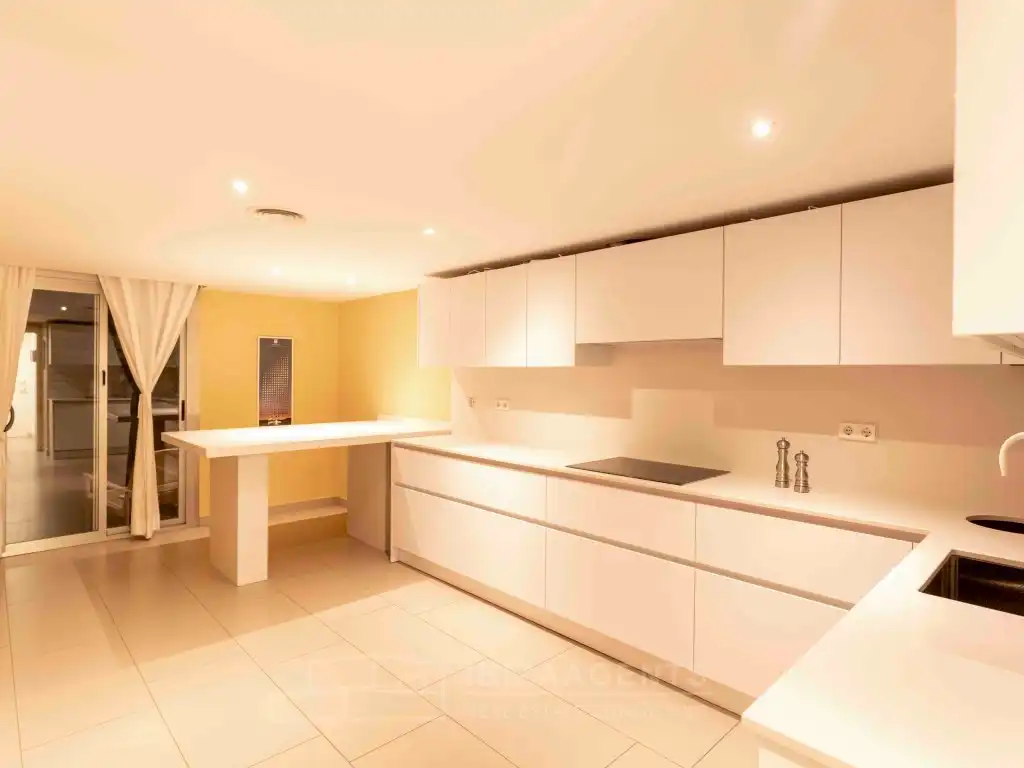 Cocina de Dúplex en venta en Eivissa con Aire acondicionado, Jardín privado y Terraza