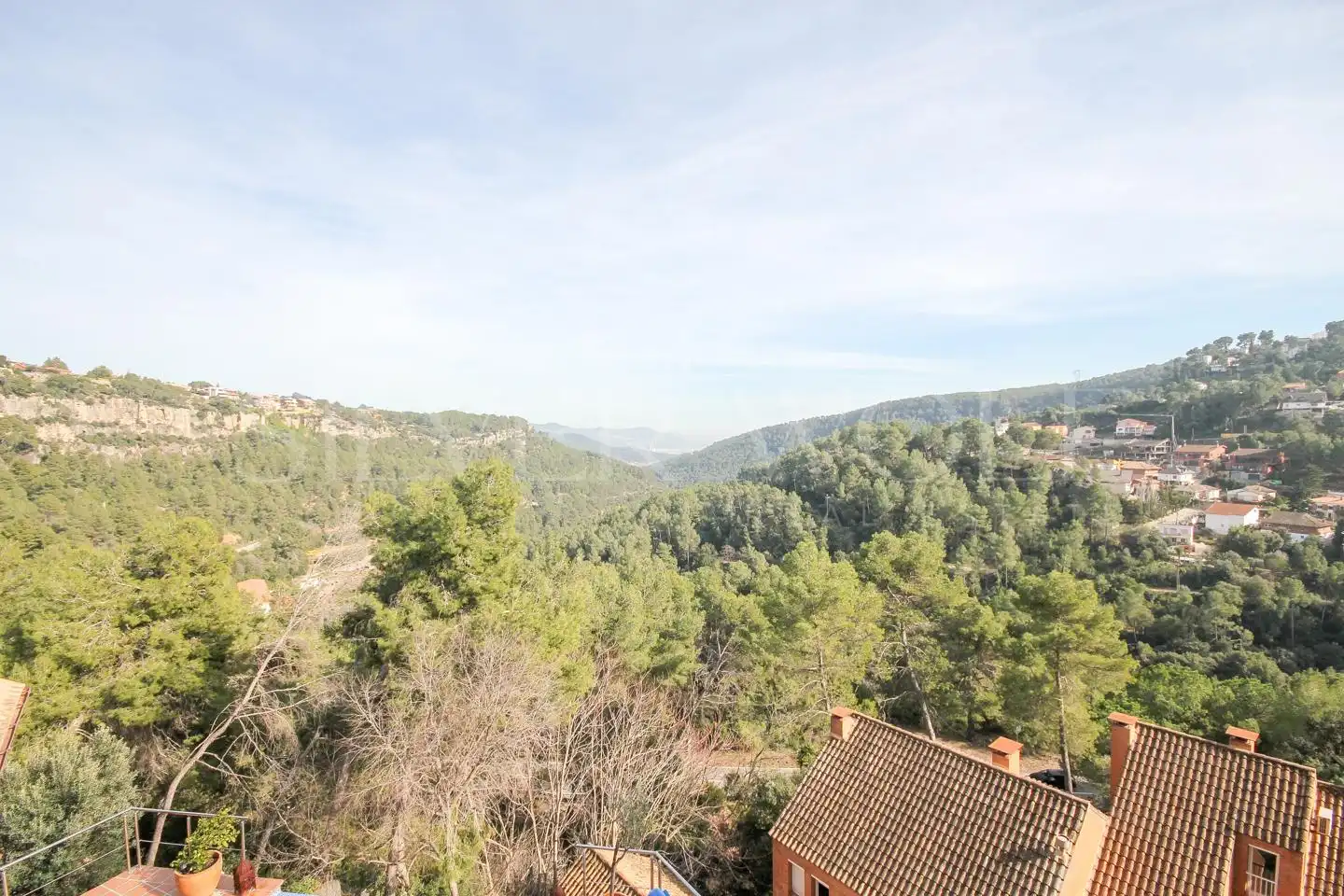 Vista exterior de Casa o xalet en venda en Corbera de Llobregat amb Aire condicionat, Calefacció i Jardí privat