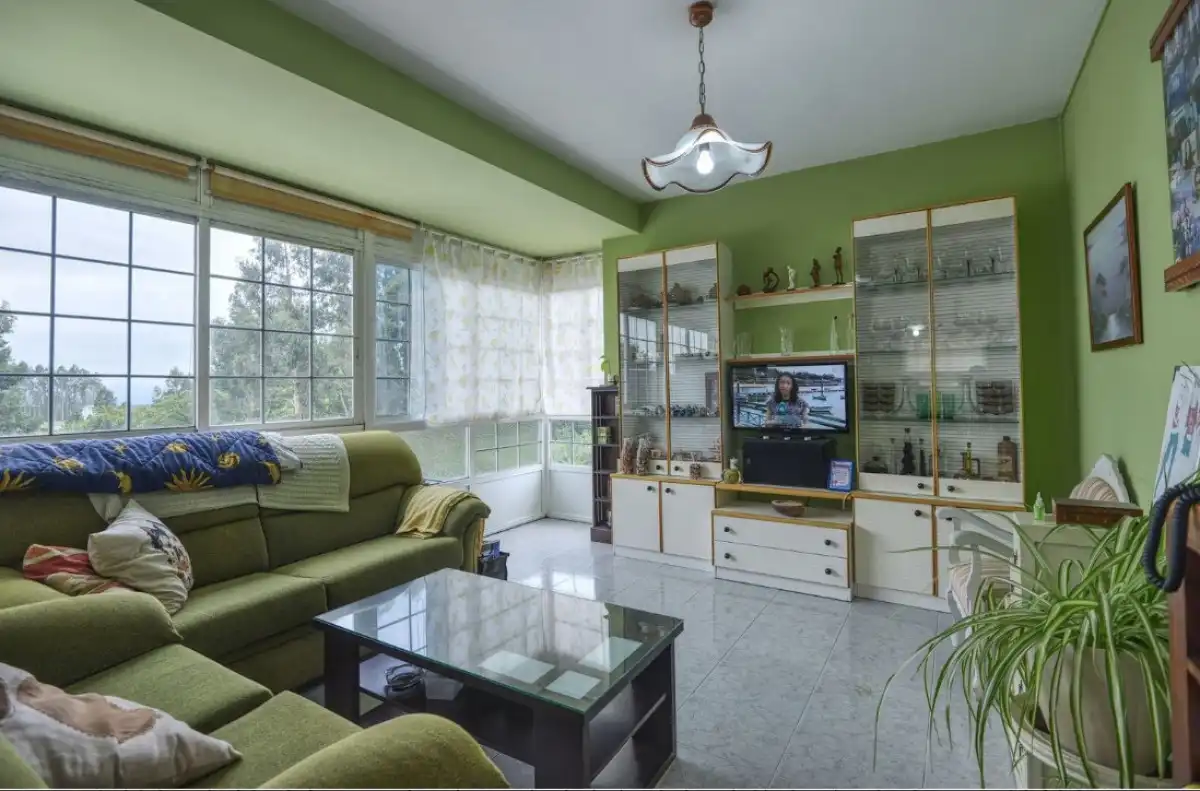 Sala de estar de Nave industrial en venta en Cambre 