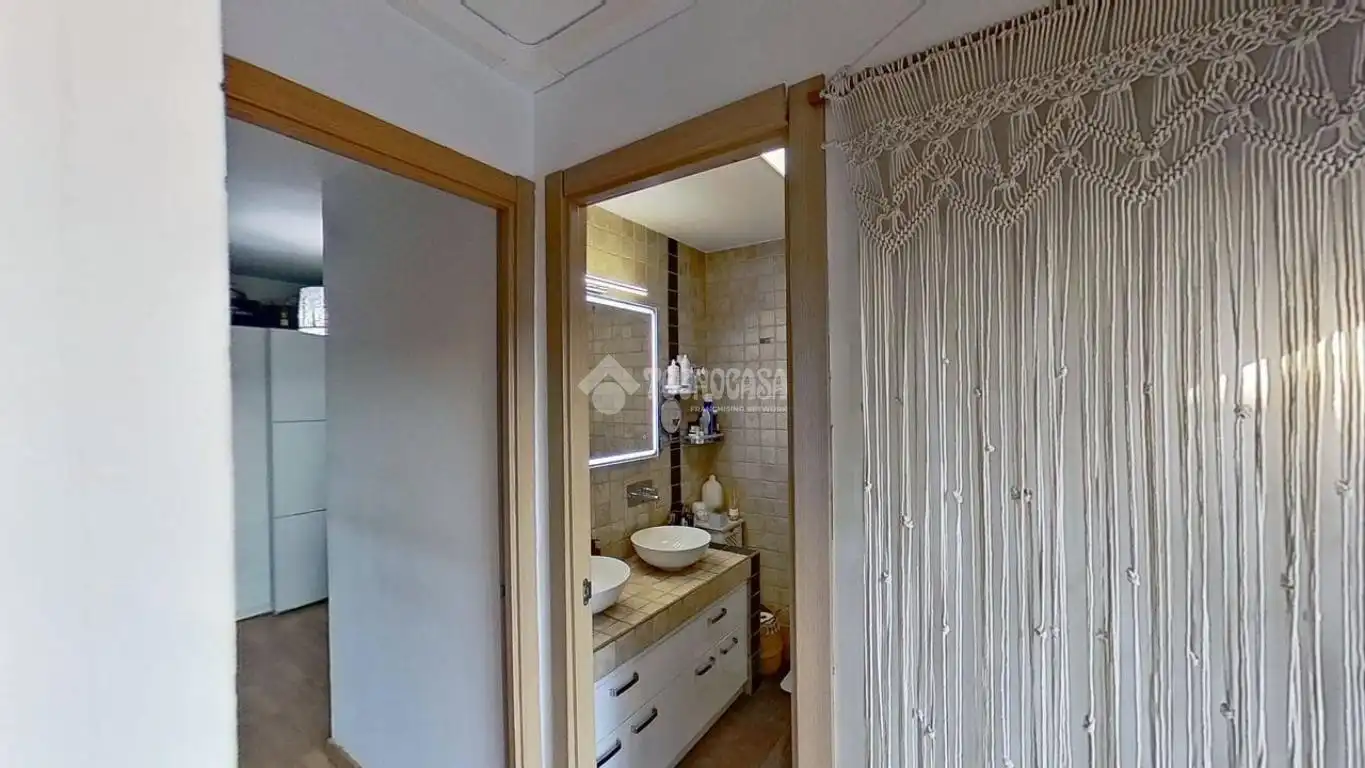 Bathroom of Flat for sale in Manresa  with Terrace, Storage room and Furnished