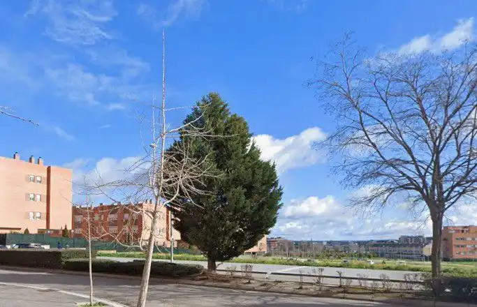 Außenansicht von Wohnung zum Verkauf in Valdemoro mit Klimaanlage, Terrasse und Abstellraum