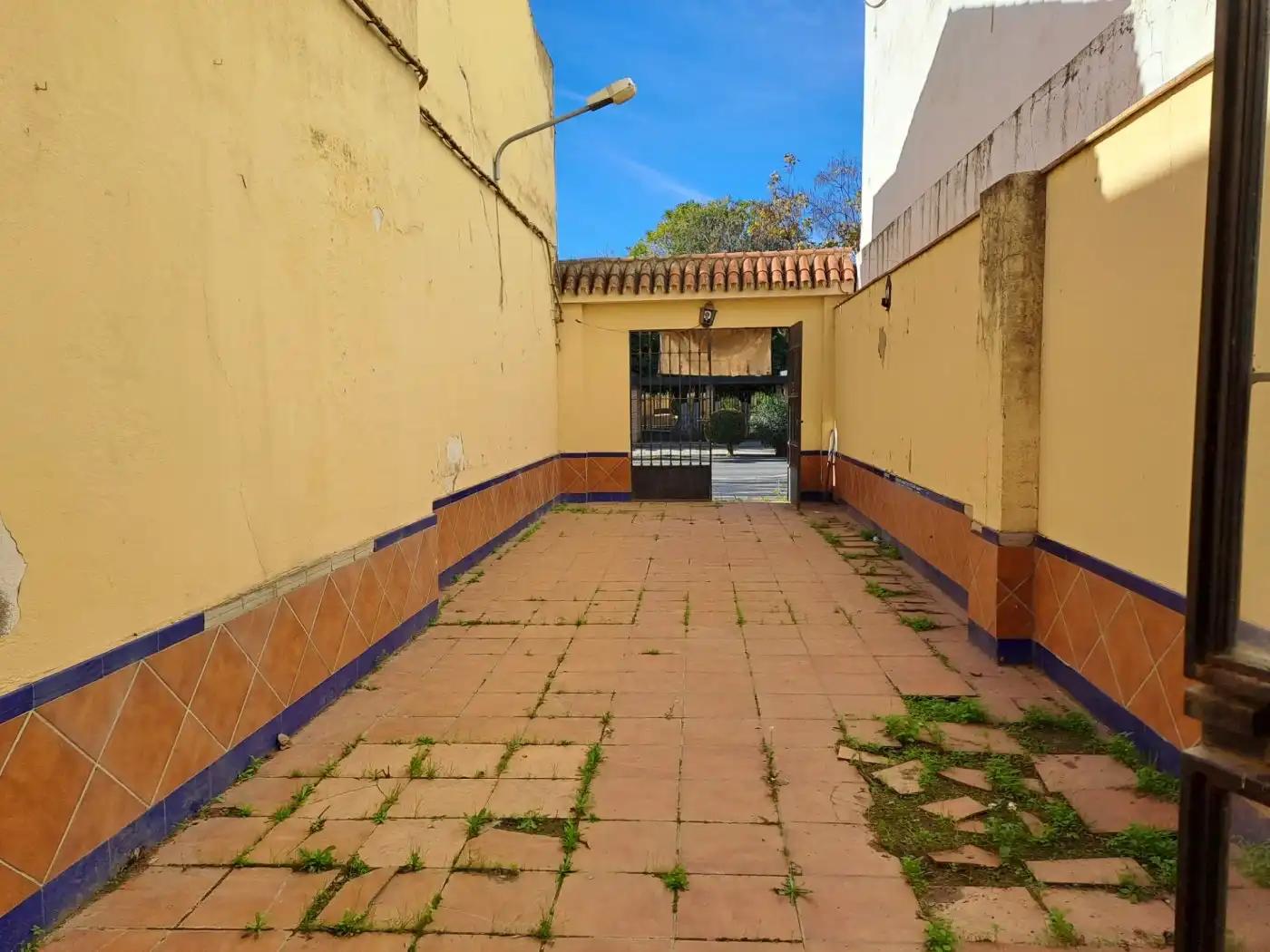 Vista exterior de Local de alquiler en Villaverde del Río