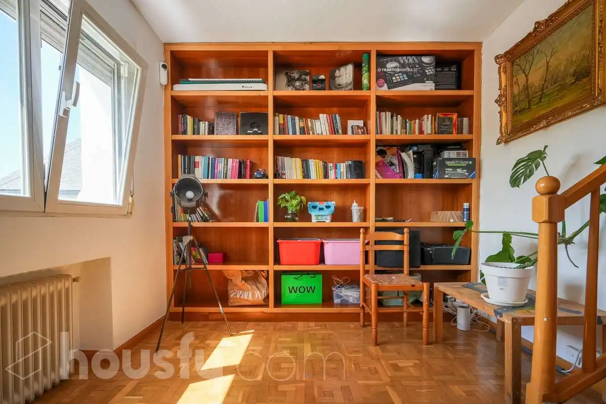 Sala d'estar de Casa o xalet en venda en Pozuelo de Alarcón amb Aire condicionat, Calefacció i Jardí privat