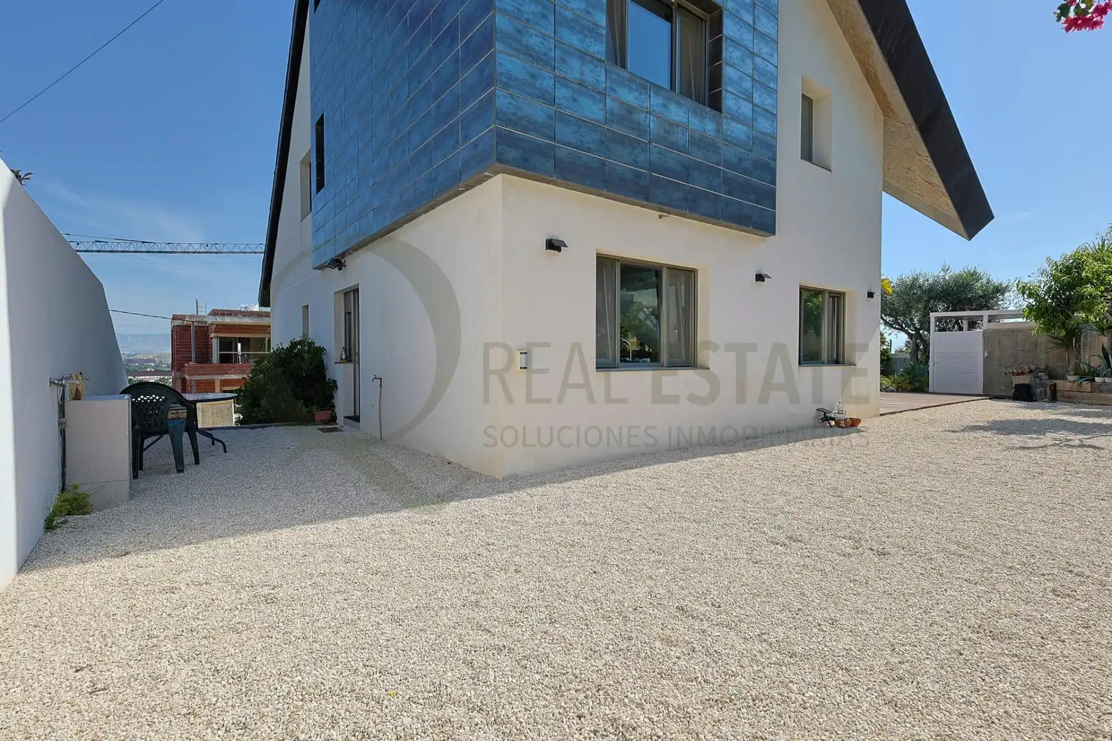 Vista exterior de Casa o xalet en venda en Alicante / Alacant amb Aire condicionat, Calefacció i Jardí privat