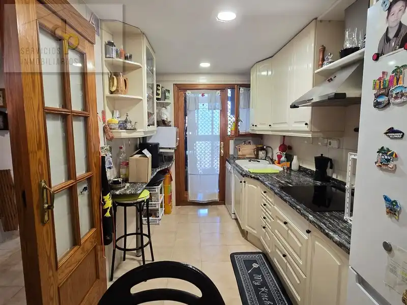 Cuina de Casa adosada en venda en Sant Joan d'Alacant amb Jardí privat, Terrassa i Traster
