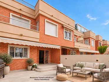 Casa amb piscina en venda a Calle Caridad Soler Durá
