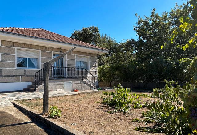 Casa-chalet en Venta en Verín