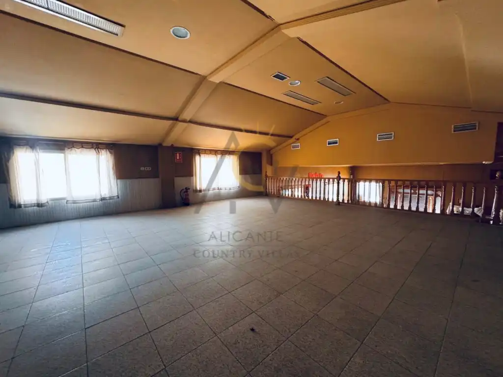 Local comercial en venda a La Romana, imagen 3