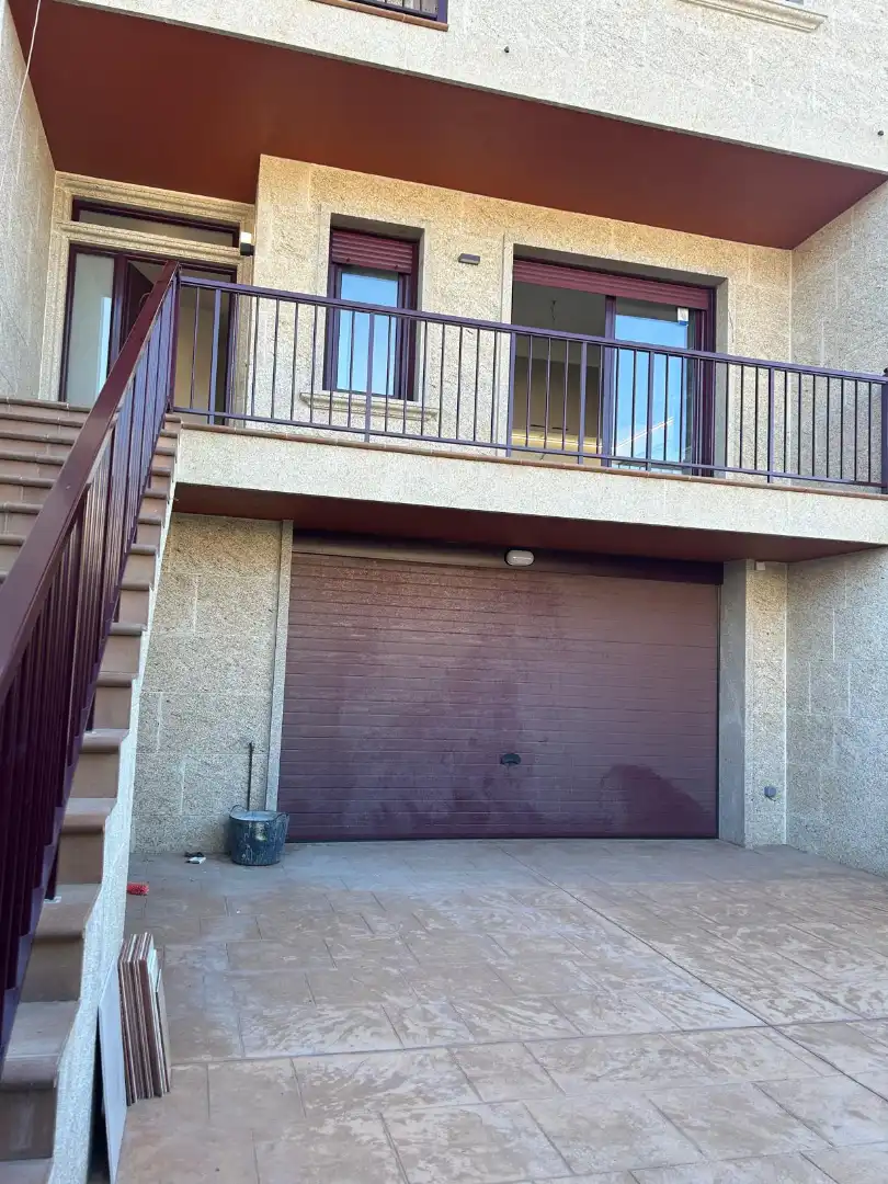 Maison mitoyenne avec terrasse à vendre à Rúa Arnela