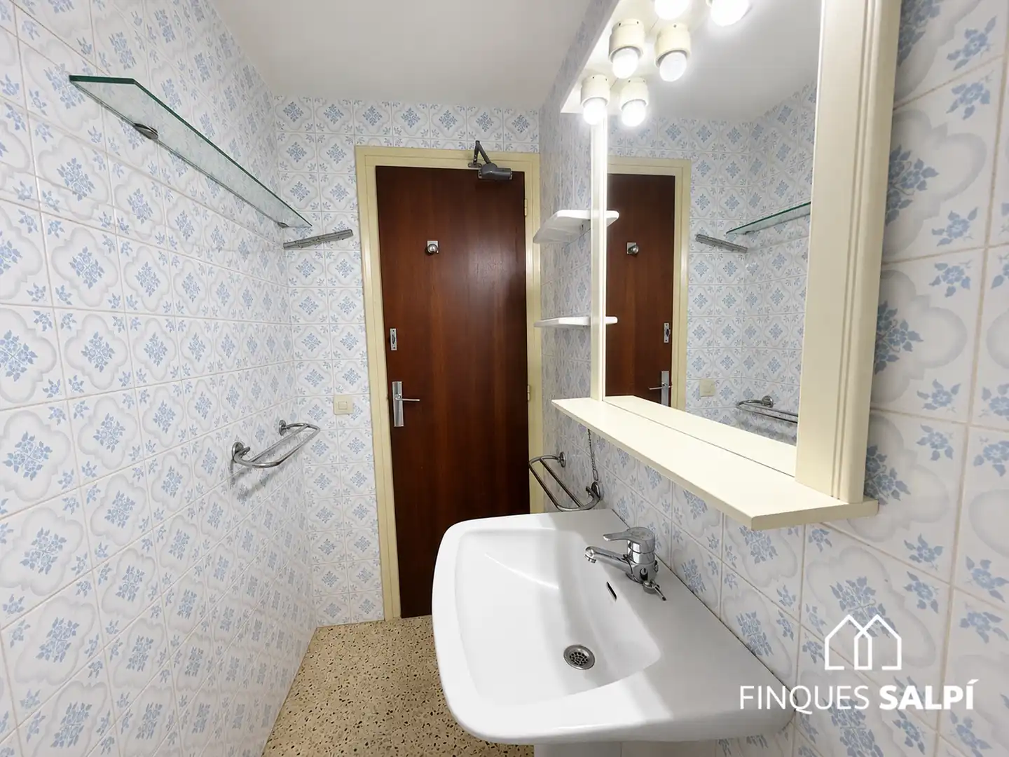 Bathroom of Apartments for sale in Palamós  with Terrace and Furnished