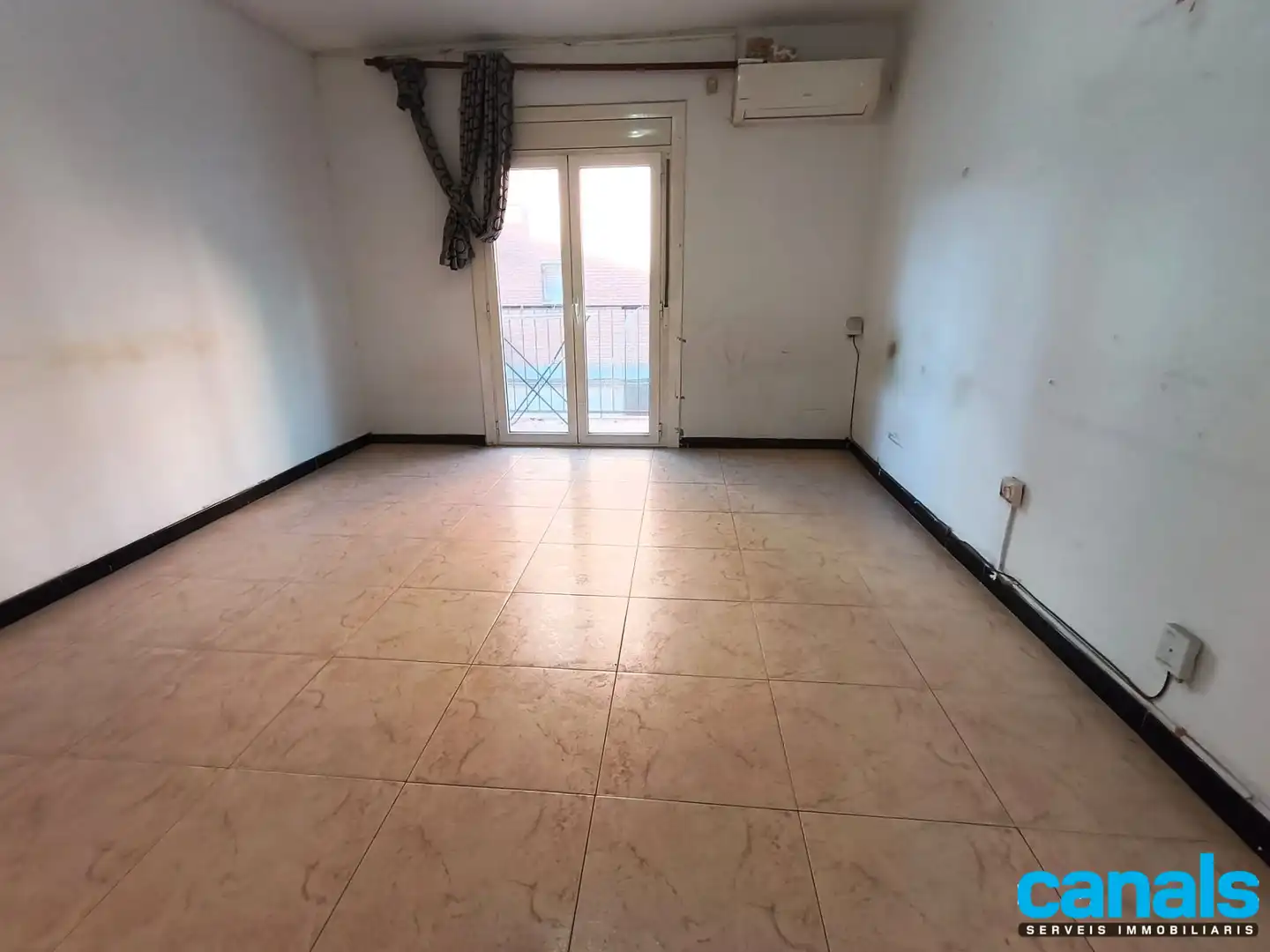 Habitación de Piso en venta en Cerdanyola del Vallès con Aire acondicionado, Parquet y Horno