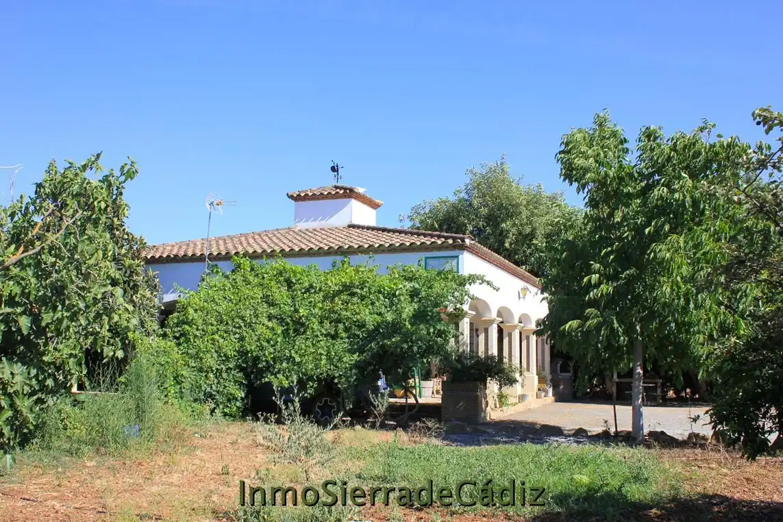 Außenansicht von Country house zum Verkauf in Utrera mit Klimaanlage, Heizung und Privatgarten