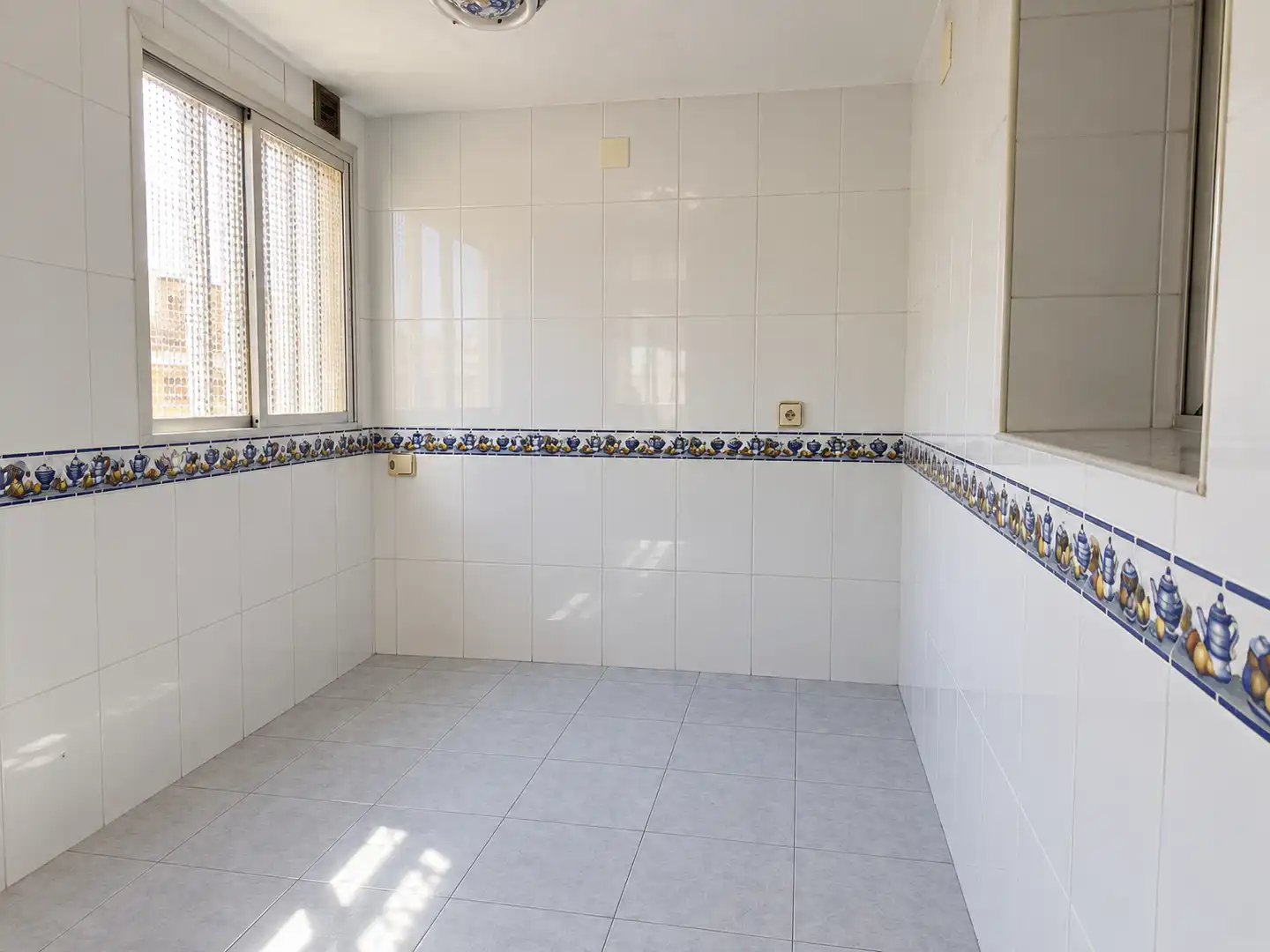 Flat with terrace for sale in Calle de Pedro Laborde, imagen 12
