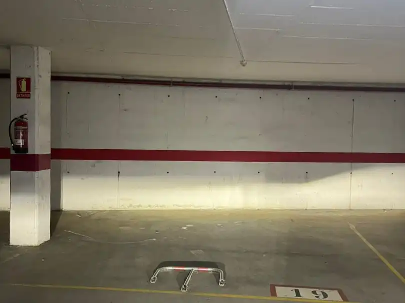 Doppelparkplatz zur Miete in Carrer Guillem de Beziers 1
