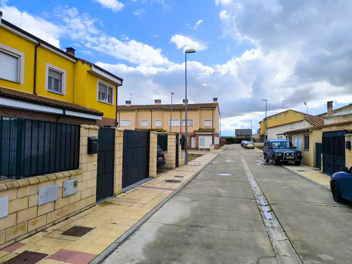 Vista exterior de Casa o xalet en venda en Magaz de Pisuerga amb Calefacció, Jardí privat i Terrassa