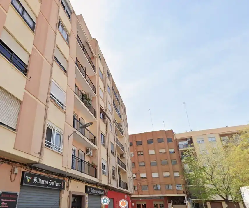 Vista exterior de Pis en venda en Valencia amb Balcó