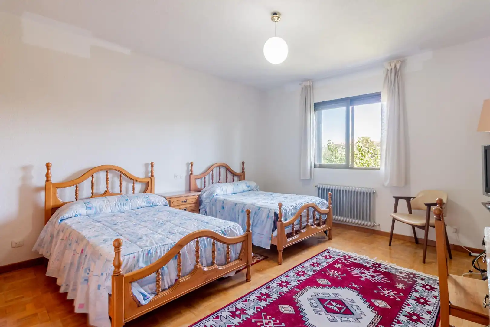 Dormitori de Casa o xalet en venda en Las Rozas de Madrid amb Calefacció, Jardí privat i Parquet