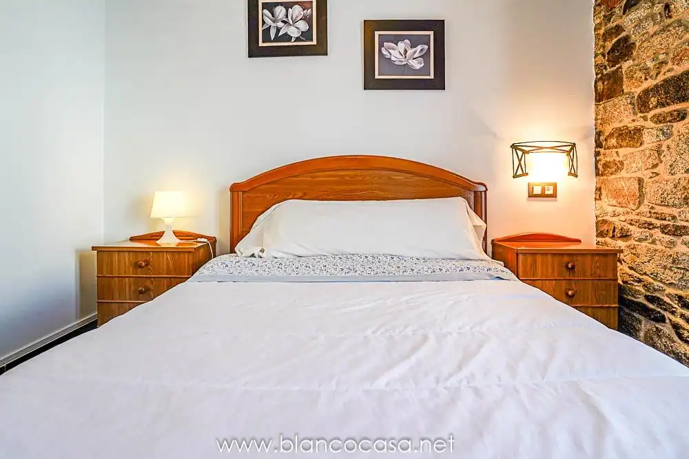 Habitación de Casa o chalet en venta en Vimianzo con Calefacción, Trastero y Amueblado