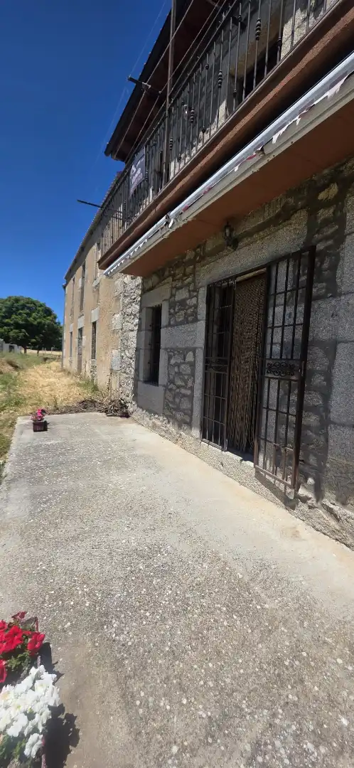 Vista exterior de Casa o chalet en venta en La Cabeza de Béjar  con Calefacción y Amueblado
