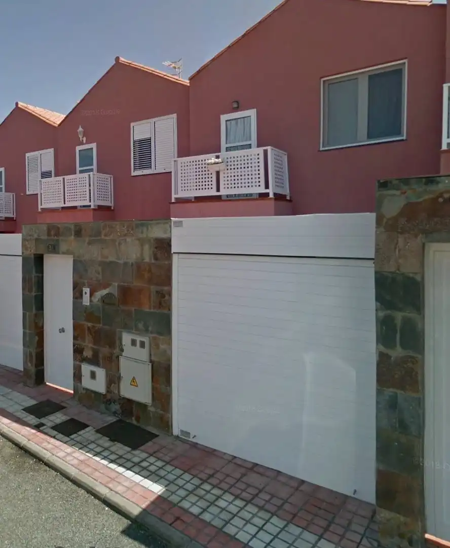 Vista exterior de Casa adosada en venda en Firgas amb Balcó