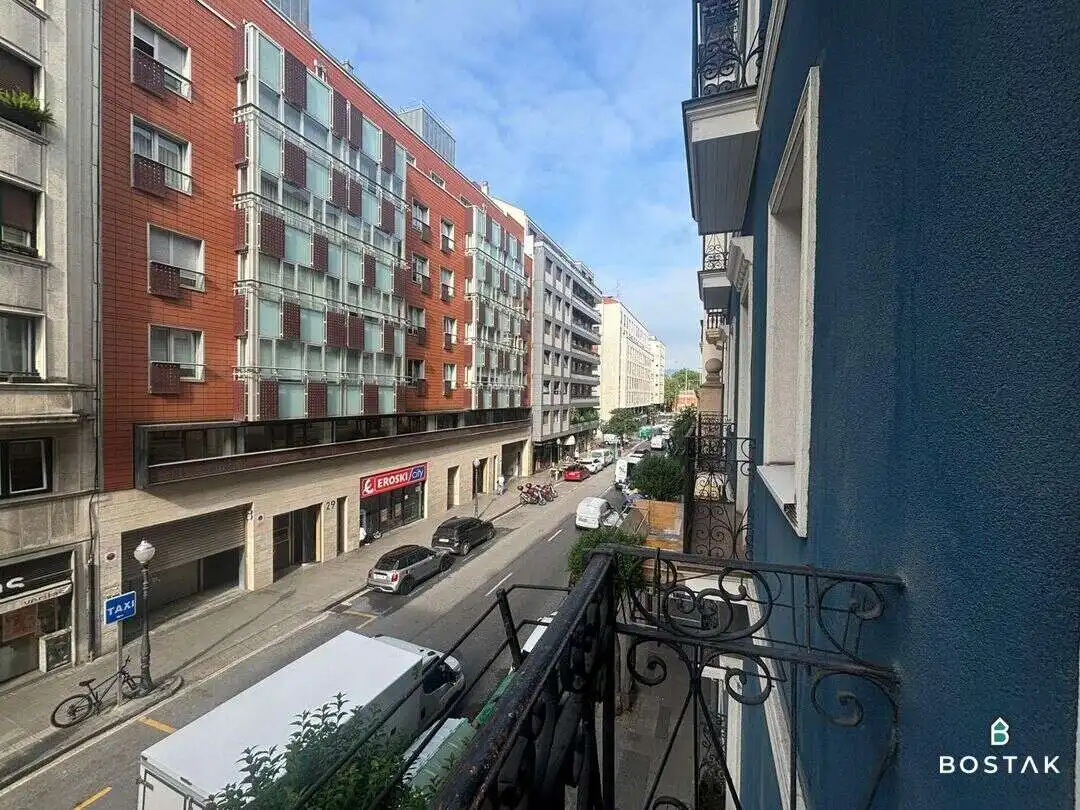 Pis amb terrassa en venda a Henao Kalea 36, imagen 3