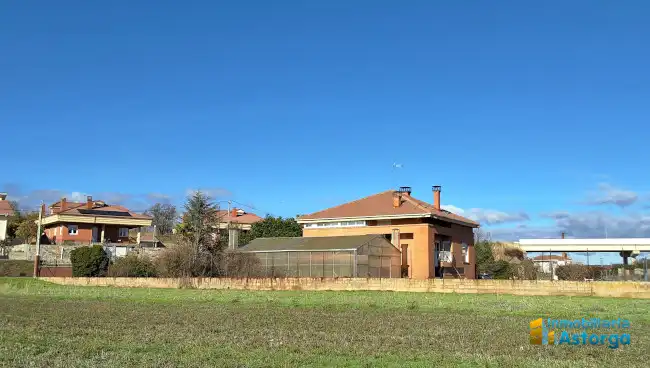 Casa o chalet en venta en Astorga con Calefacción, Jardín privado y Parquet