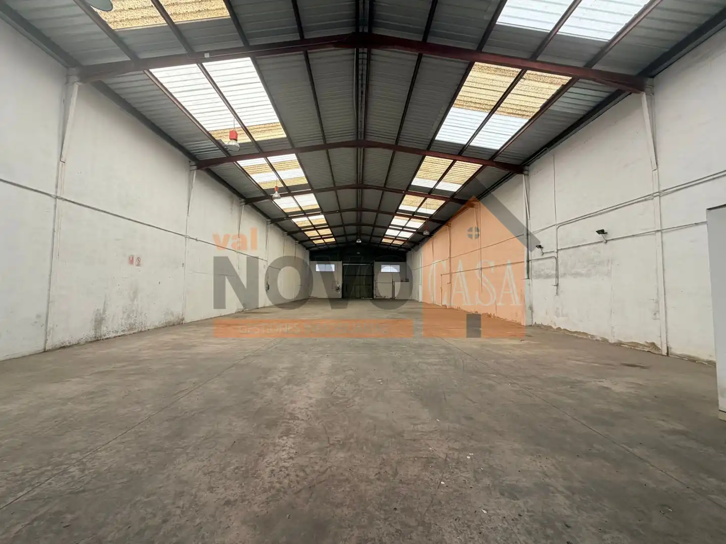 Nave industrial in affitto a Devesa