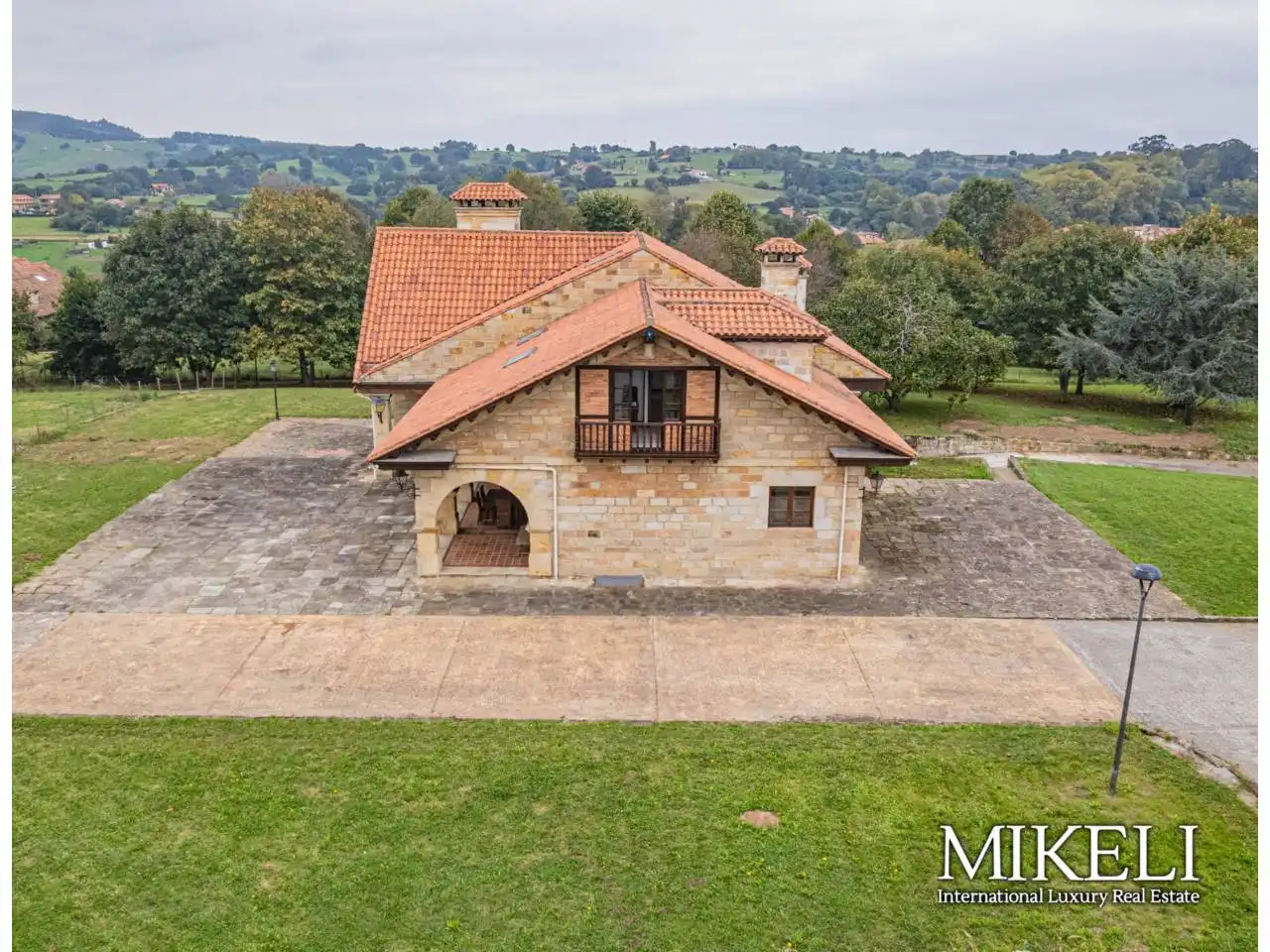 Vista exterior de Casa o chalet en venta en Santillana del Mar con Calefacción, Jardín privado y Parquet