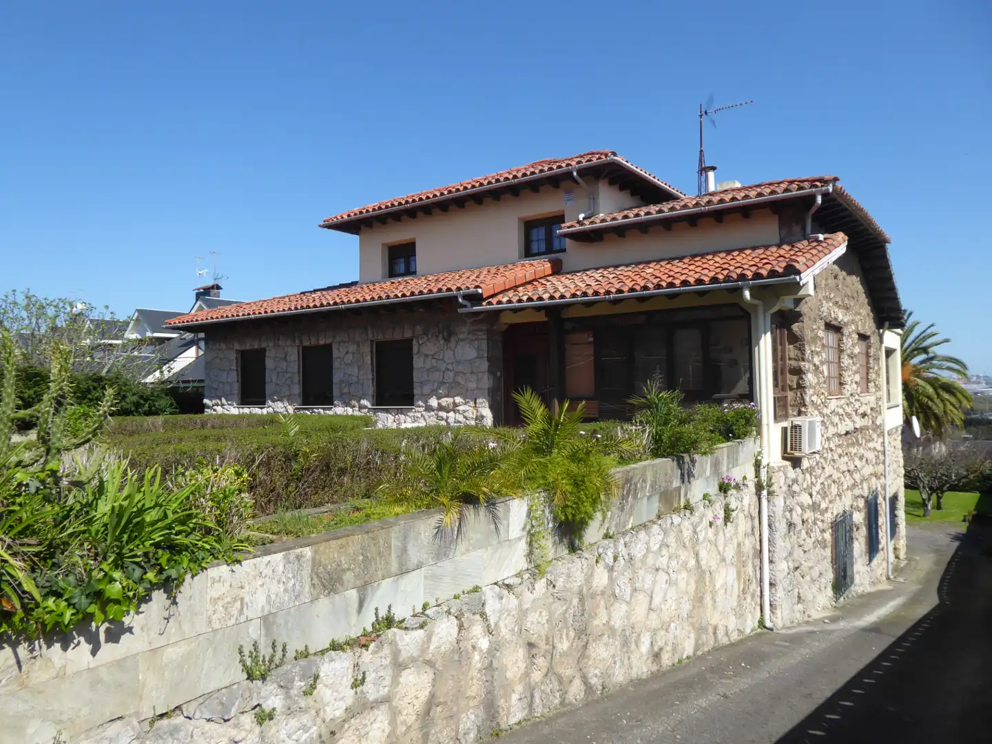Außenansicht von Haus oder Chalet zum Verkauf in Camargo mit Heizung, Privatgarten und Terrasse