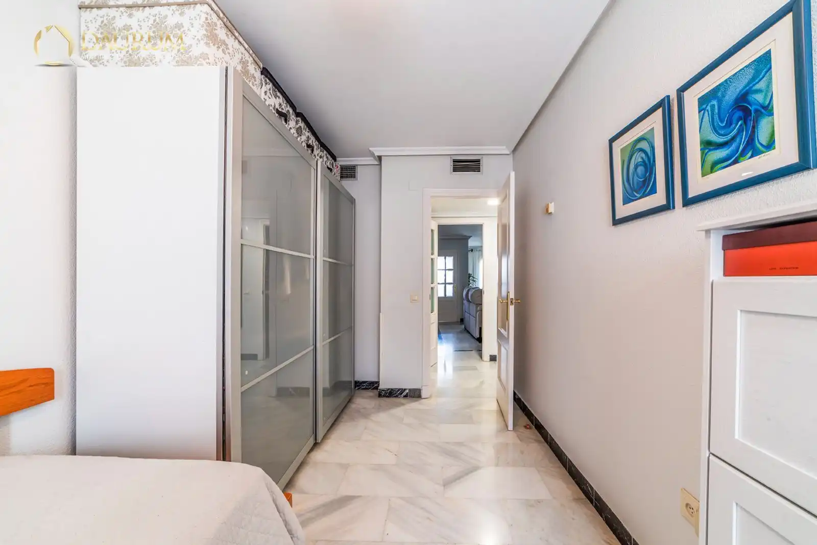 Maisonette zum Verkauf in San Juan de Aznalfarache mit Klimaanlage, Heizung und Terrasse