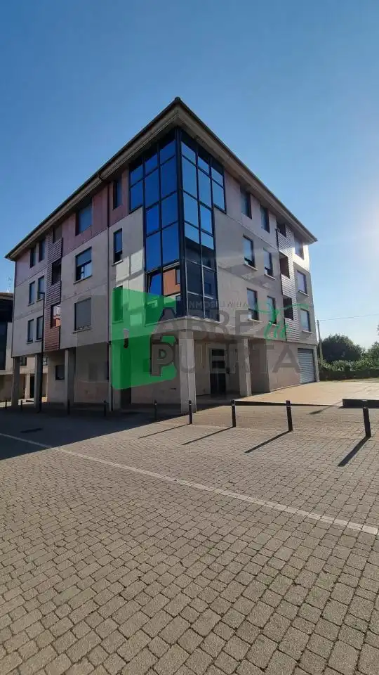 Außenansicht von Wohnung zur Miete in Allariz mit Heizung, Parkett und Möbliert