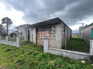 Chalet con jardín en venta en A Merca