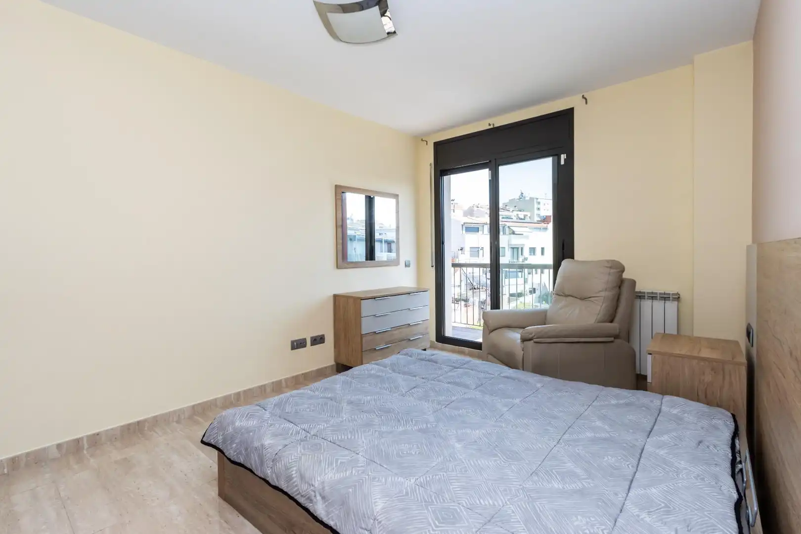 Habitación de Piso en venta en Sabadell con Aire acondicionado, Calefacción y Terraza