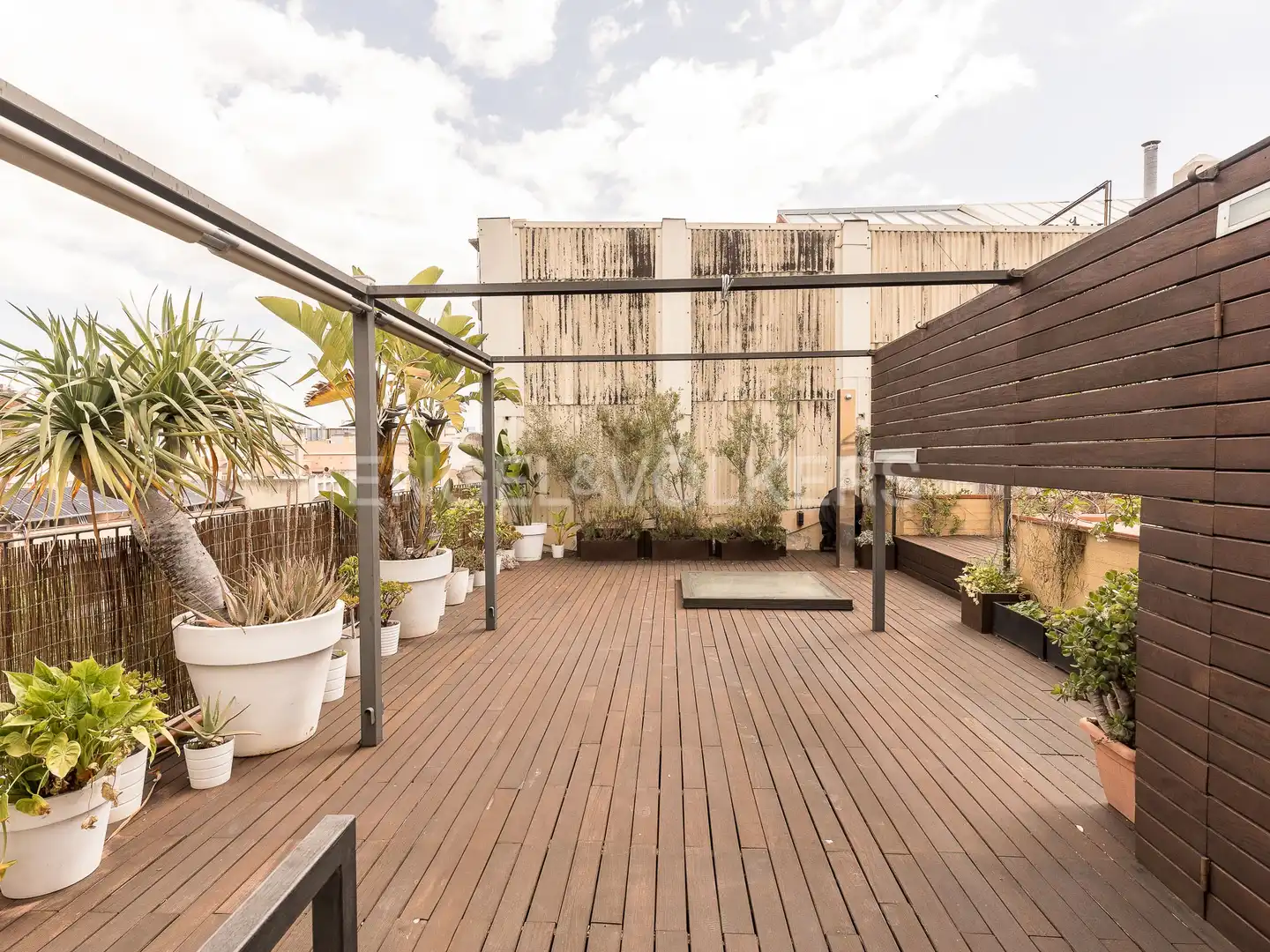 Terrasse von Dachboden zur Miete in Barcelona mit Klimaanlage, Heizung und Parkett