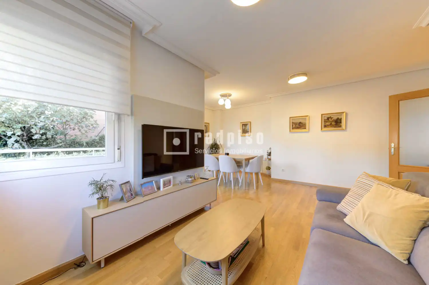 Außenansicht von Wohnung zum Verkauf in Boadilla del Monte mit Klimaanlage, Heizung und Privatgarten