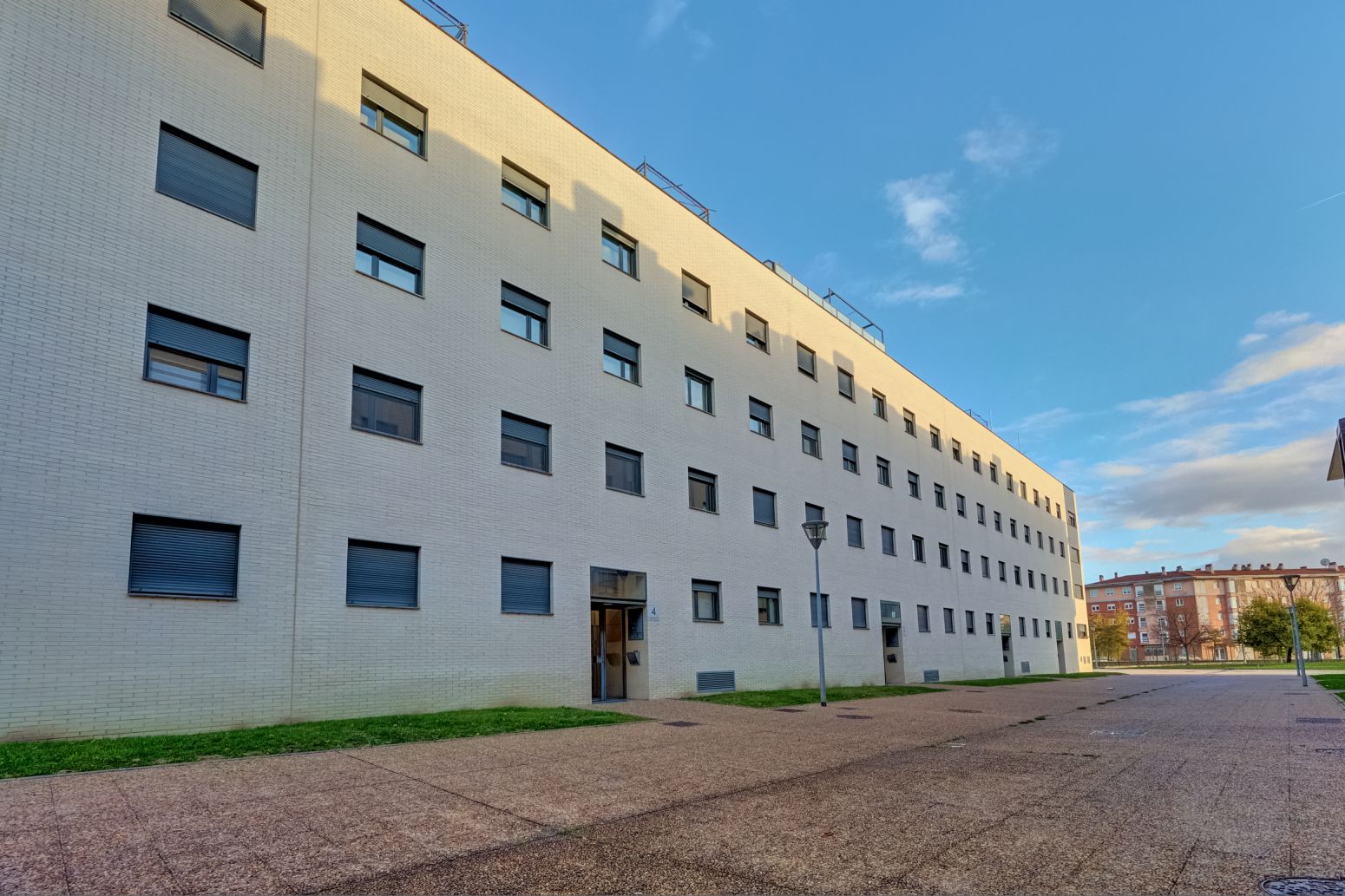 Vista exterior de Àtic en venda en  Pamplona / Iruña amb Calefacció, Jardí privat i Parquet