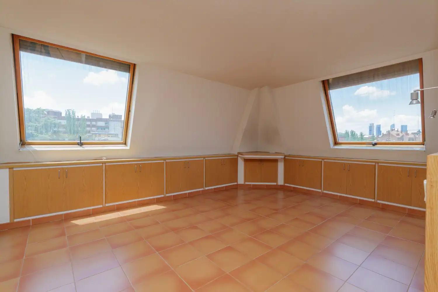 Sala d'estar de Dúplex en venda en Madrid amb Aire condicionat, Calefacció i Parquet