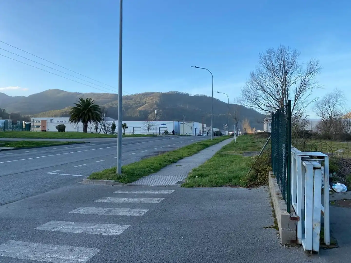 Vista exterior de Nau industrial en venda en Los Corrales de Buelna 