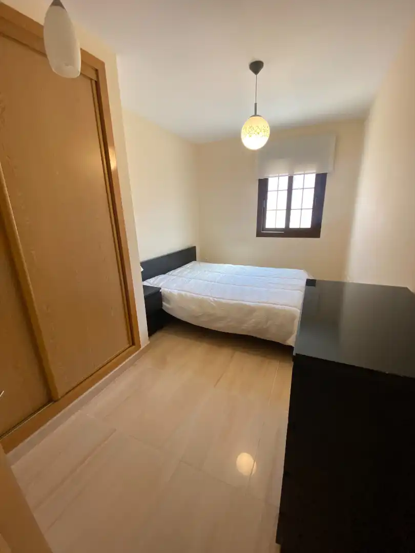 Habitación de Piso de alquiler en Málaga con Aire acondicionado, Terraza y Trastero