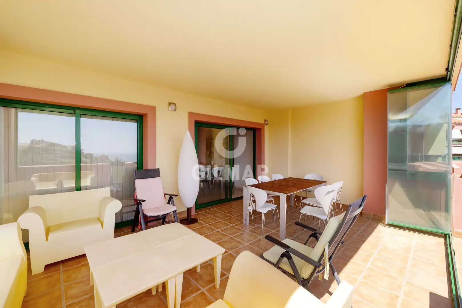 Terraza de Dúplex en venta en Fuengirola con Calefacción, Trastero y Piscina