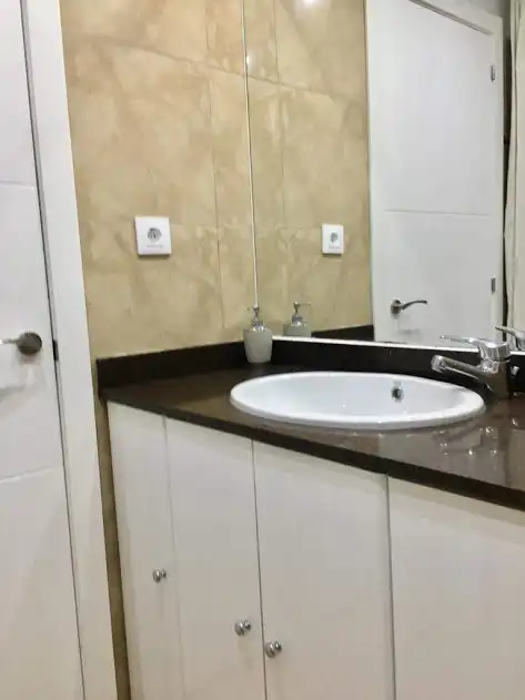 Bathroom of Study for rent in Linares  with Air Conditioner, Heating and Furnished
