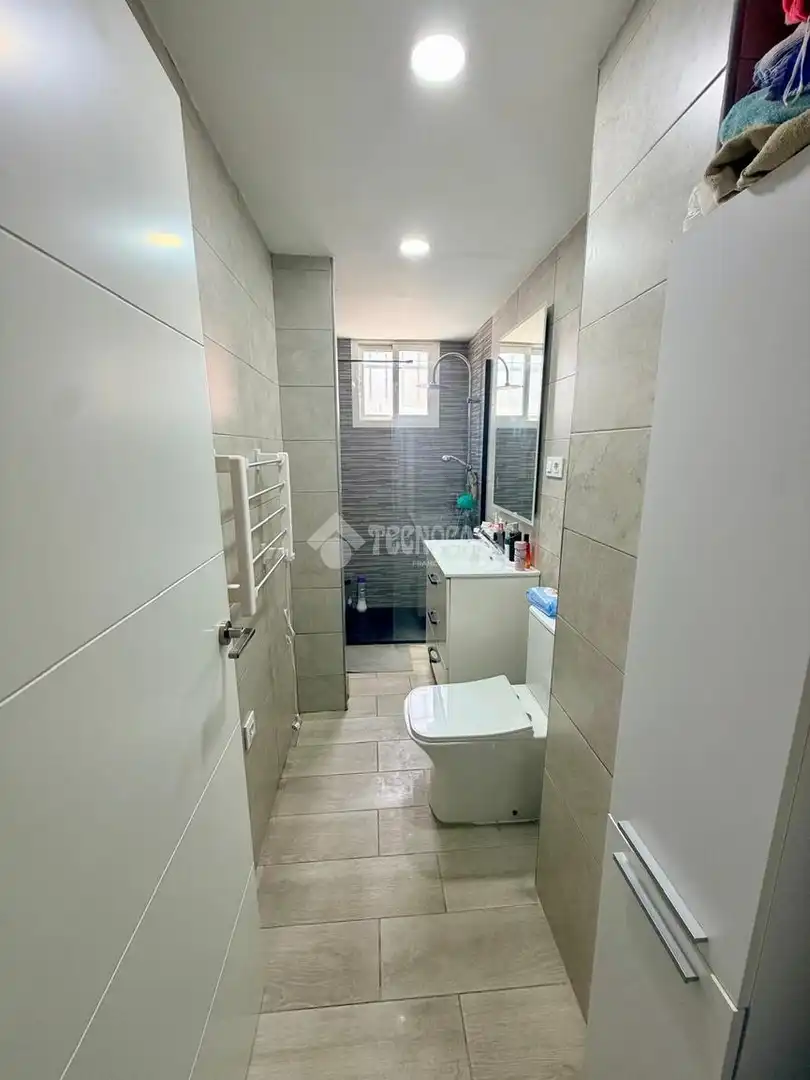 Baño de Piso en venta en Sevilla con Aire acondicionado, Calefacción y Terraza