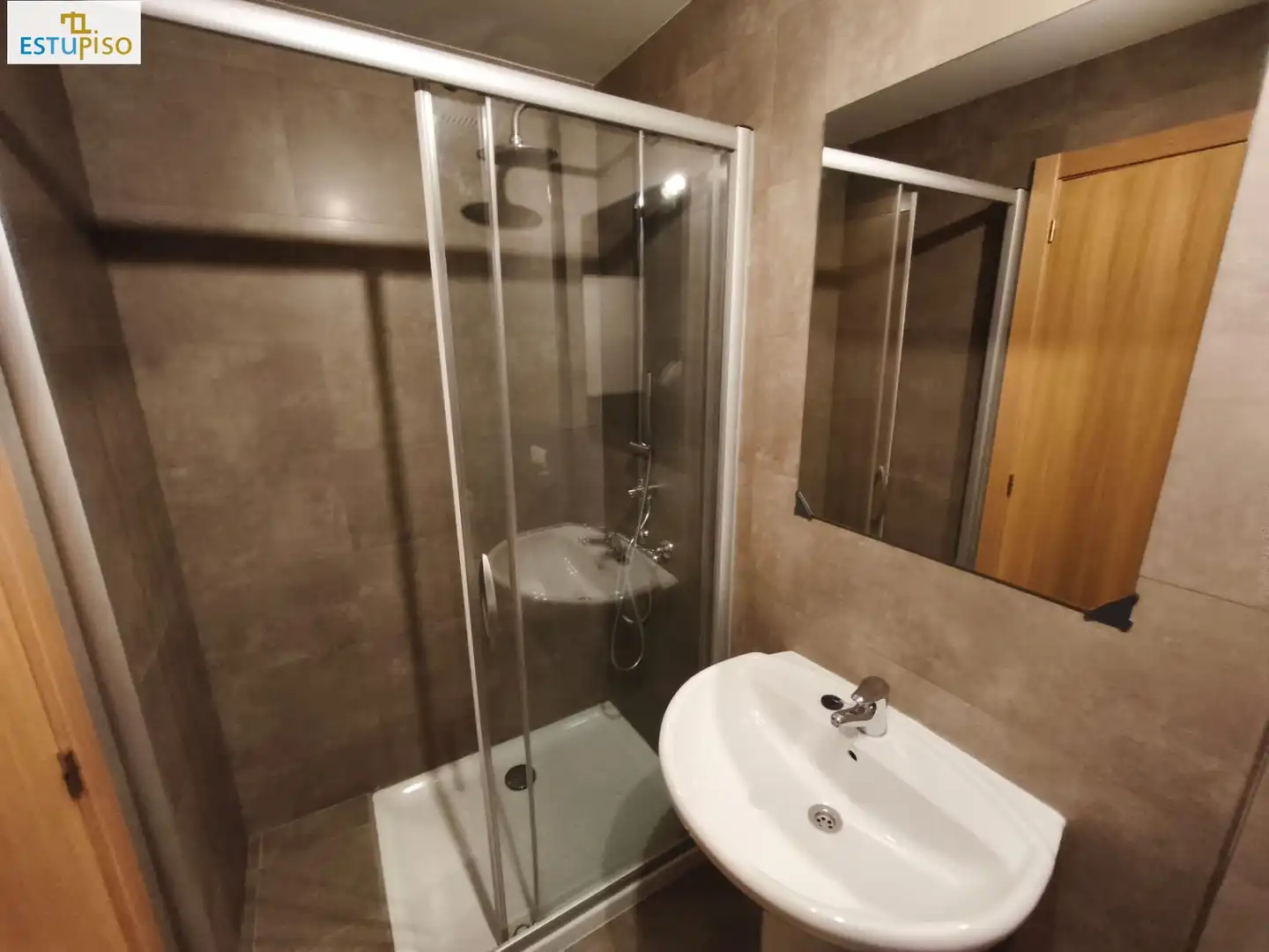Baño de Piso en venta en Vitoria - Gasteiz con Calefacción, Jardín privado y Terraza