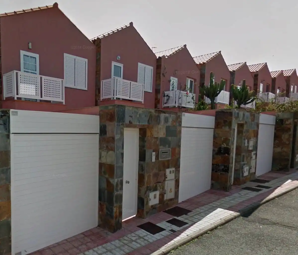 Vista exterior de Casa adosada en venda en Firgas amb Balcó