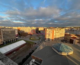 Vista exterior de Àtic en venda en Burgos Capital amb Terrassa