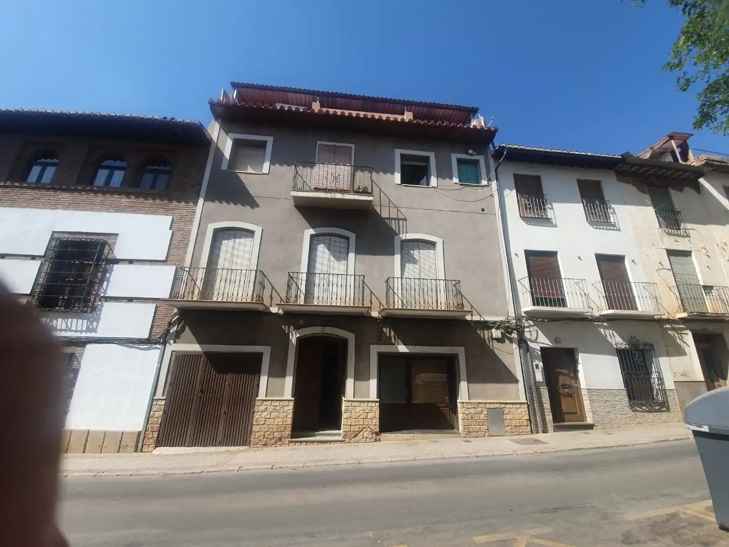 Vista exterior de Casa o xalet en venda en Guadix amb Jardí privat i Terrassa