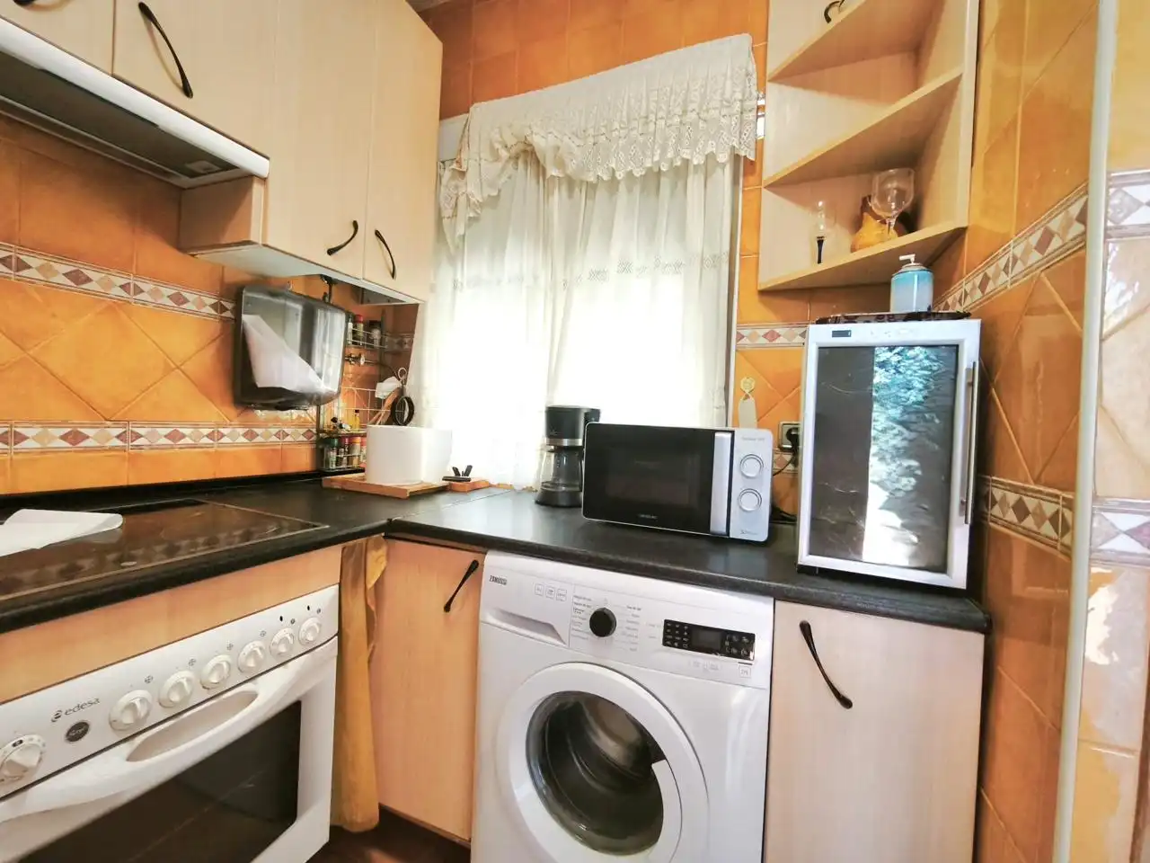 Cuina de Casa o xalet en venda en Villa del Prado amb Aire condicionat, Calefacció i Jardí privat